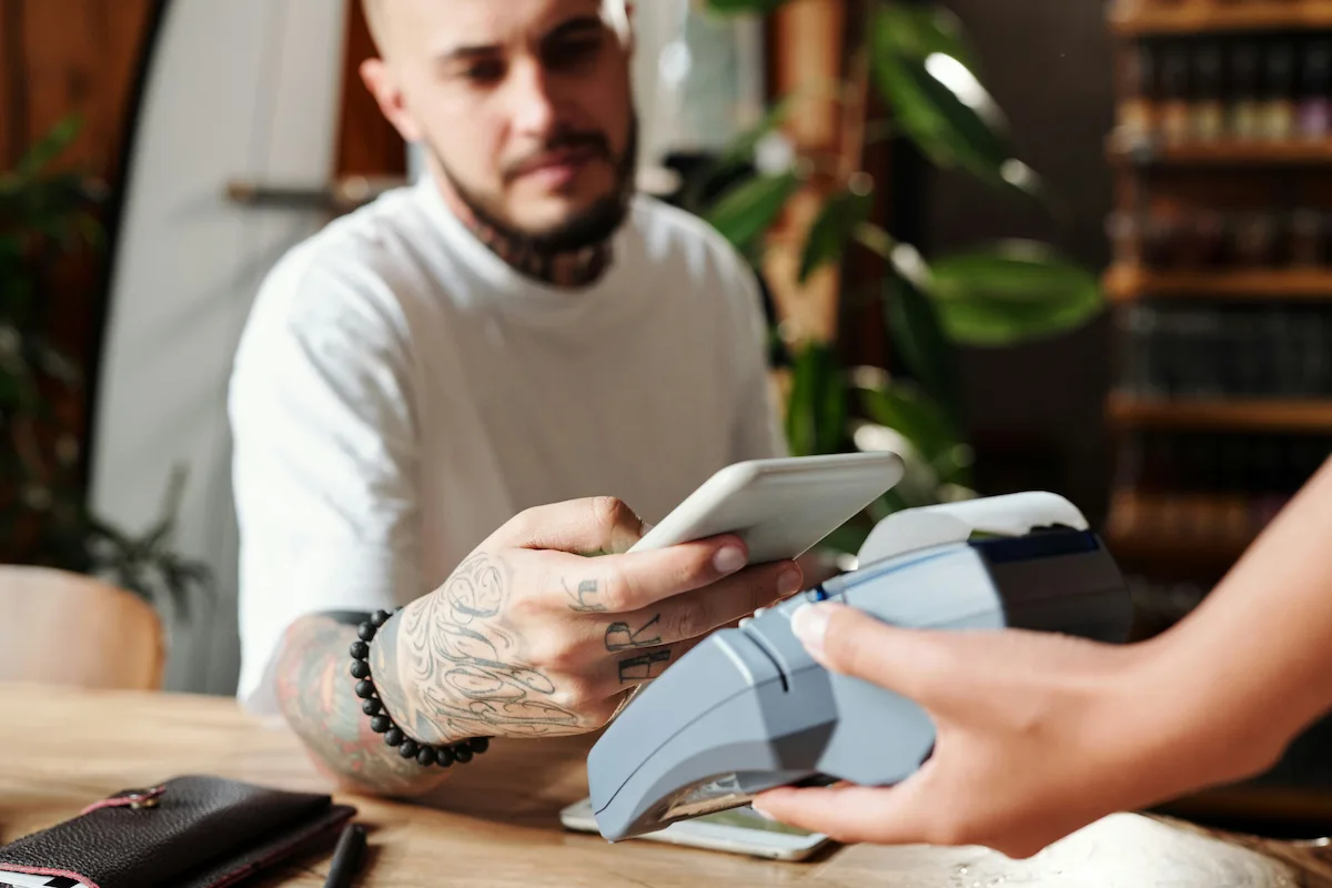 Frais cartes professionnelles en ligne : cas réels
